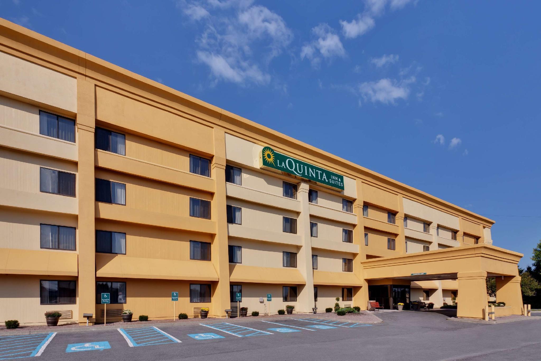 La Quinta By Wyndham Plattsburgh Hotel Exterior foto